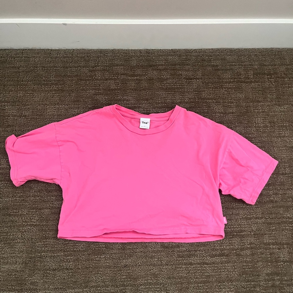 cropped pink tee